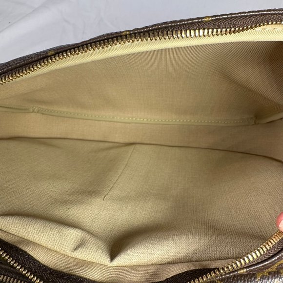 Louis Vuitton Reporter GM Monogram Crossbody Shoulder Bag - Picture 15 of 16